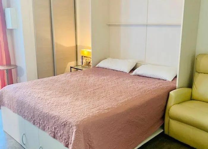 Confortable Avec Balcon, Parking Et Wifi, à Proximité Des Thermes Et Du Centre-ville - Fr-1-703-165